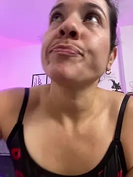 leiablack Chat XXX in diretta