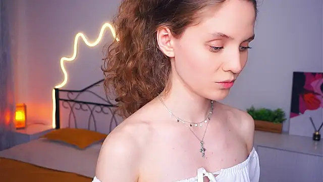 MyrleKnerr Chat XXX in diretta