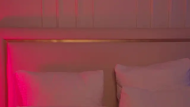MollyHilton Adlı Modelin Canlı XXX Sohbeti