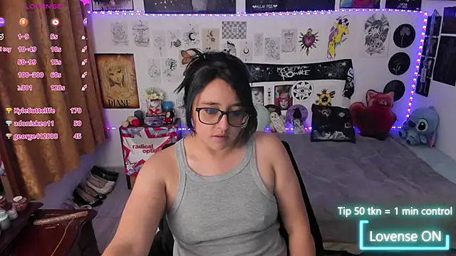 Chat XXX en directo de Cherry_blush_