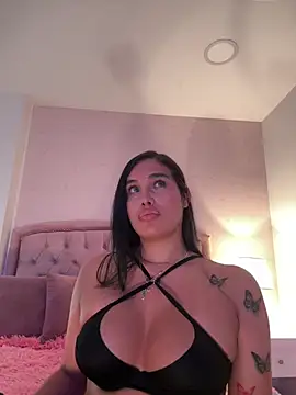 Bella__Wood Pertunjukan Webcam