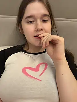 HornyGirlH – Kamerová šou