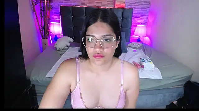 Valeri_hot22 élő XXX-chatje