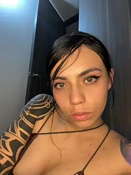 Chatroom XXX en direct de i_am_nina_