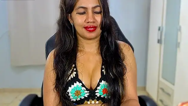 FannyXhot Chat XXX in diretta
