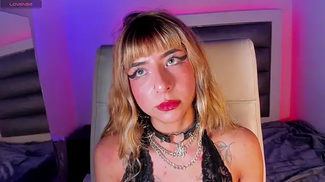 adhalee_js élő XXX-chatje