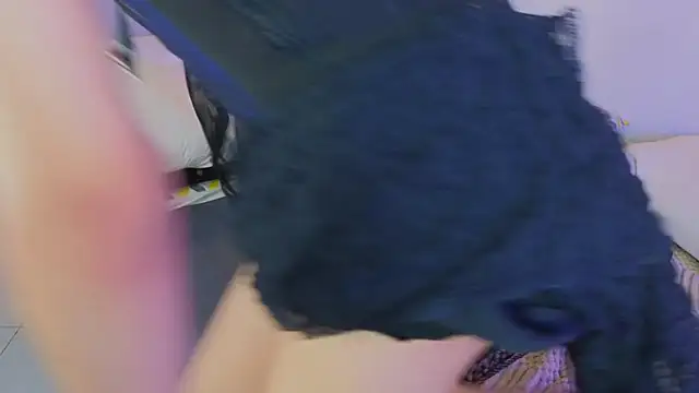 Chatroom XXX en direct de Sara_cutie_