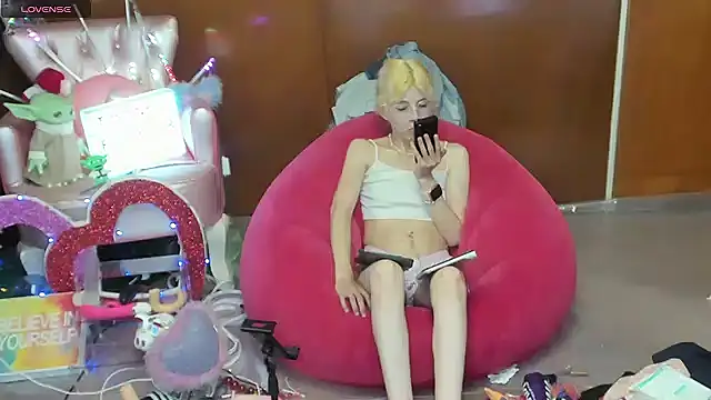 Skinygirl Live XXX-chat