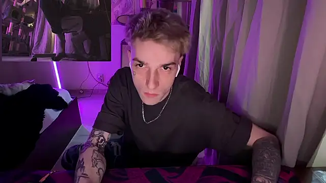 davesinner Adlı Modelin Canlı XXX Sohbeti
