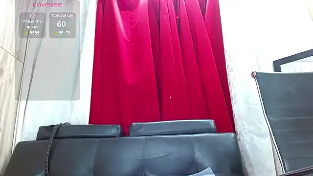 Camil4_milf_1 라이브 XXX 채팅
