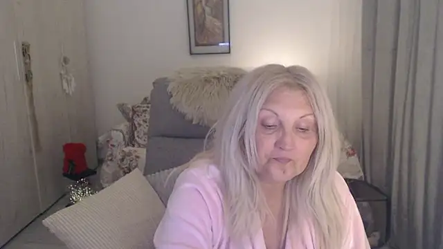Divineblond's Webcam Show