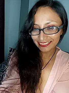 دردشة LucyCherry69 الجنسية المباشرة
