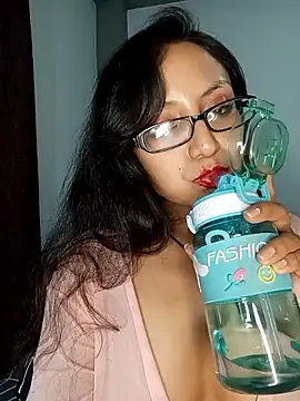 LucyCherry69's Live XXX Chat