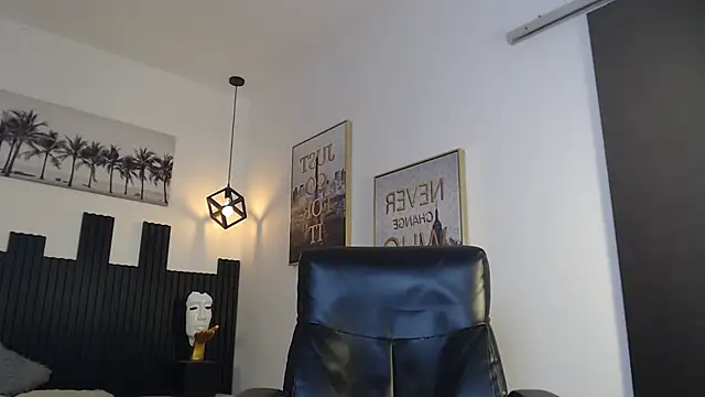AmethystShadow17 élő XXX-chatje