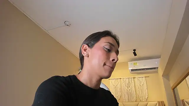Chat +18 de NahimiThompson ao vivo