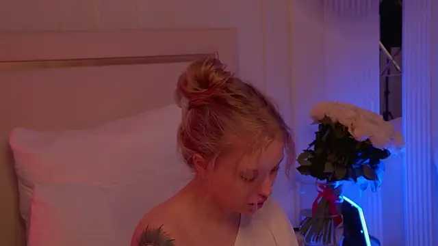 MollyHilton Adlı Modelin Canlı XXX Sohbeti
