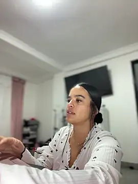 JuanitaMore01's Live XXX Chat