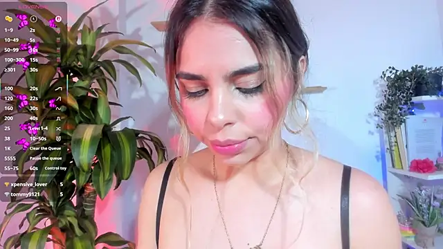 crisbell_lopez's Live XXX Chat