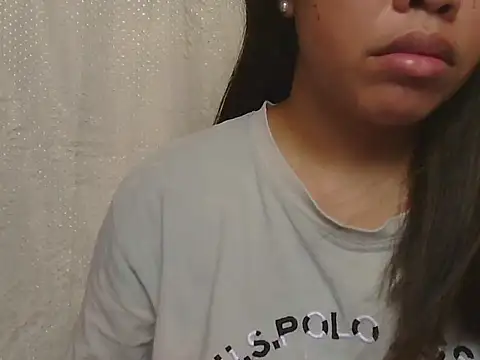 ChubbyButty Adlı Modelin Canlı XXX Sohbeti