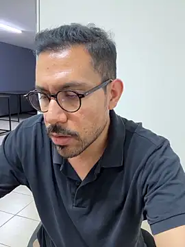 Онлайн чат XXX AdrianGarcia89