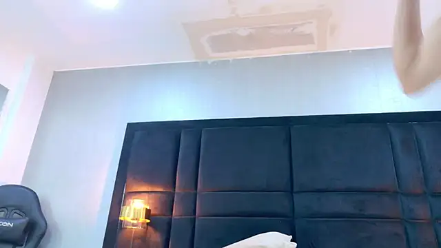 Živý XXX chat HollyOlson