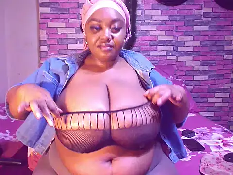 BustySavita Chat XXX live