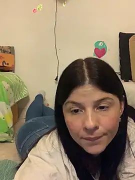 Estefani_32 – Naživo XXX chat