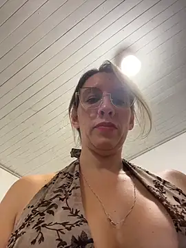 Gatitacarlita's Live XXX Chat