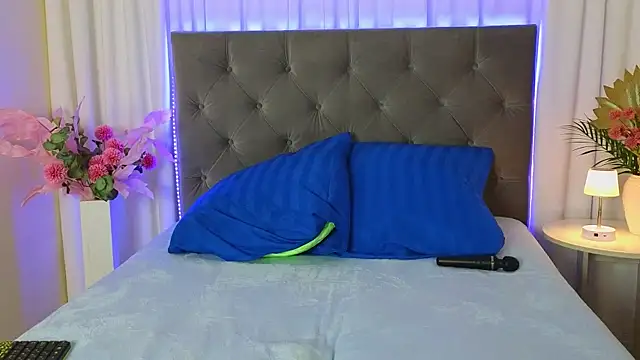 Ariana_Petite – Naživo XXX chat