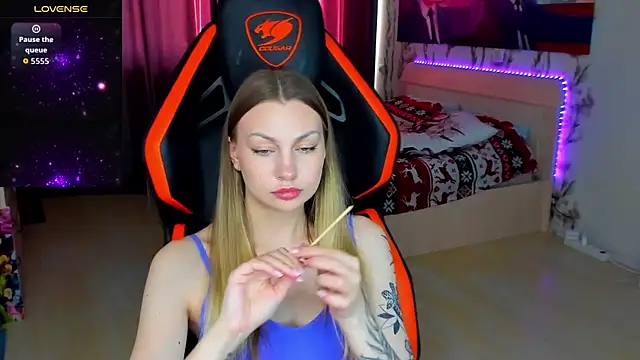 BiMolly's Live XXX Chat