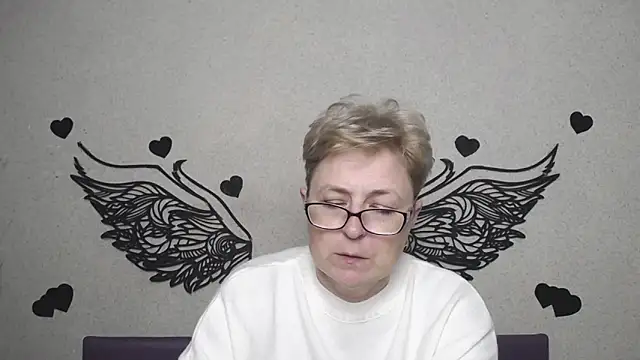 EmiliaGree's Live XXX Chat