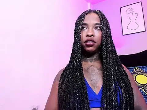 Pauline_Fox Show in webcam