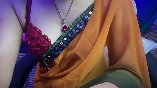 rashmi_01n Webbikameraesitys