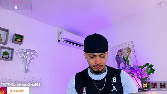 JordanSmiith_: онлайн-секс-чат