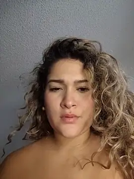 Sara_smiiith211 Show in webcam