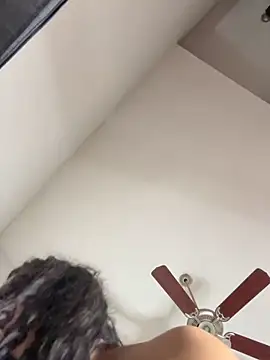 Lickplayofficial Show in webcam