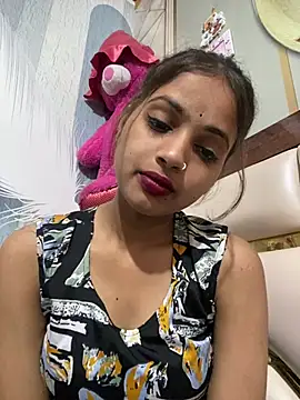 Naina11100's Live XXX Chat