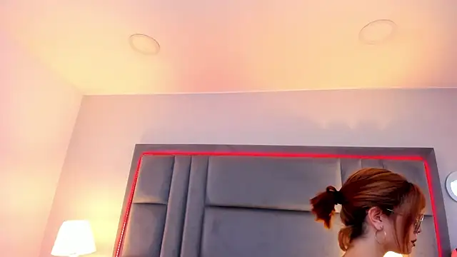 XXX chat uživo modela NahiaMendoza