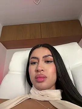 Онлайн чат XXX maddy_bronw_