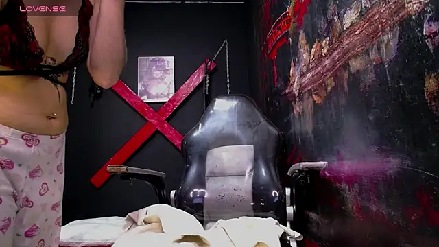 Bombomks Show in webcam