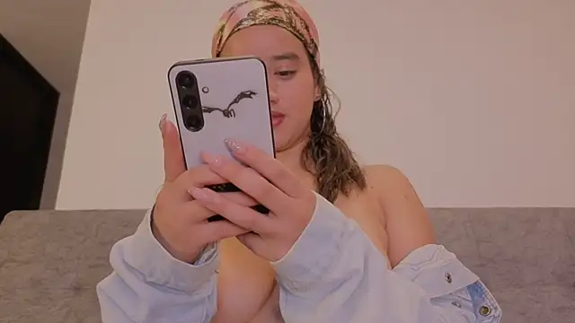 Chat XXX ao vivo de emilyrouxe