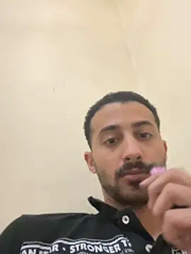 عرض كام Hehjehjeqll