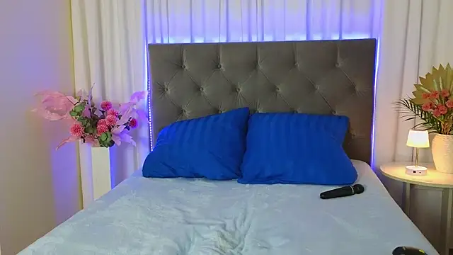 Ariana_Petite 即時 XXX 聊天