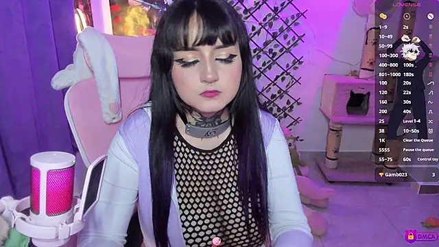 MaddyFooxx: онлайн-секс-чат
