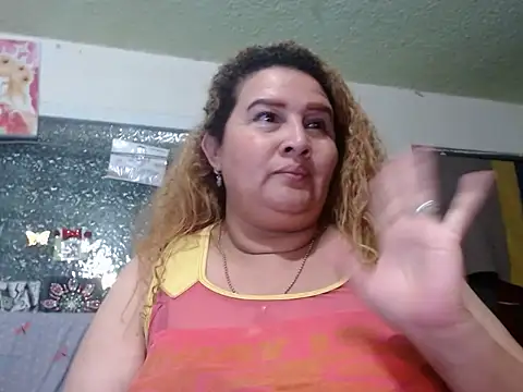Perla1981-- – Naživo XXX chat