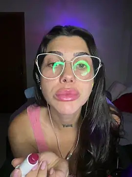 Chat +18 de tiphanyari ao vivo