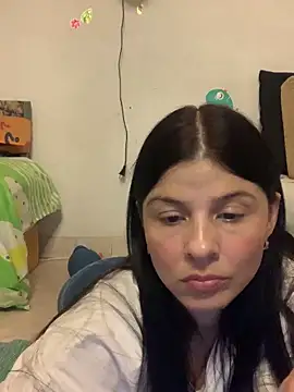 Estefani_32's Live XXX Chat