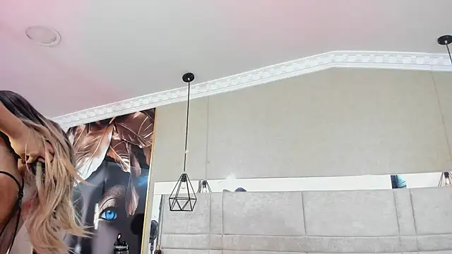 Show de kimCosseyy na webcam