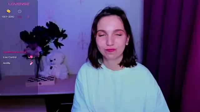 Czat XXX na żywo – KindHazelHere_