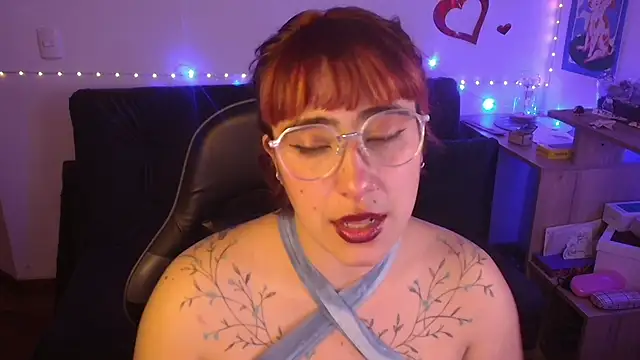 Miacatsito3's Live XXX Chat